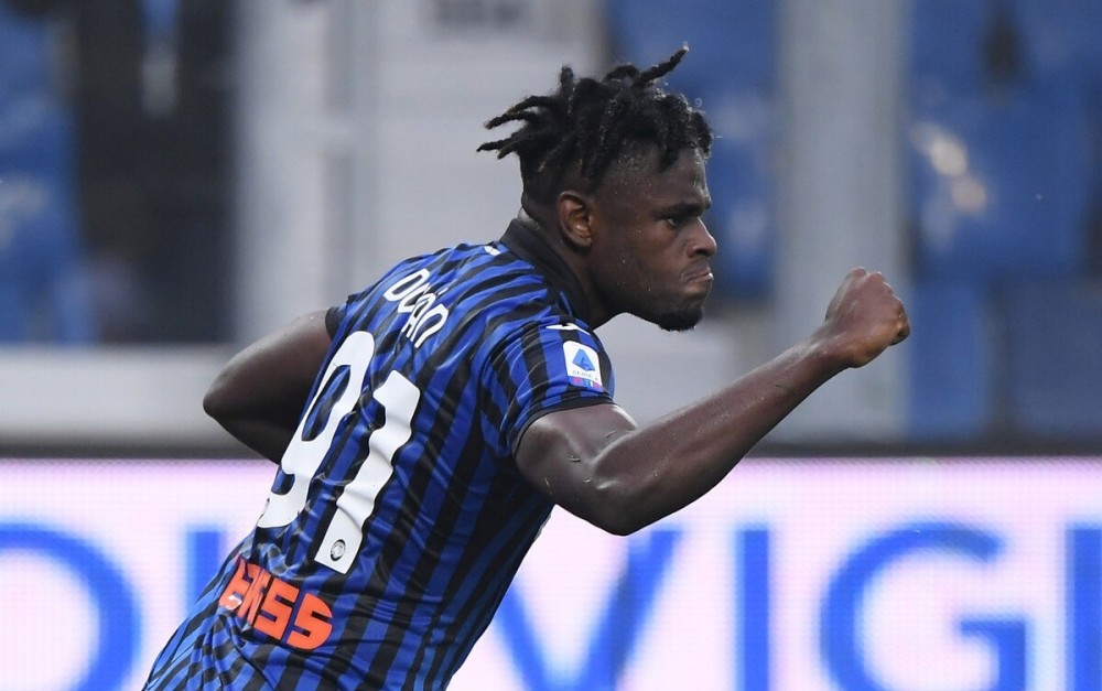 阿贾克斯意外输球，赛季前景堪忧！(阿贾克斯赢了吗)