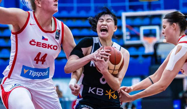 韩国队遭遇连败，实力引人质疑(韩国队比赛结果)